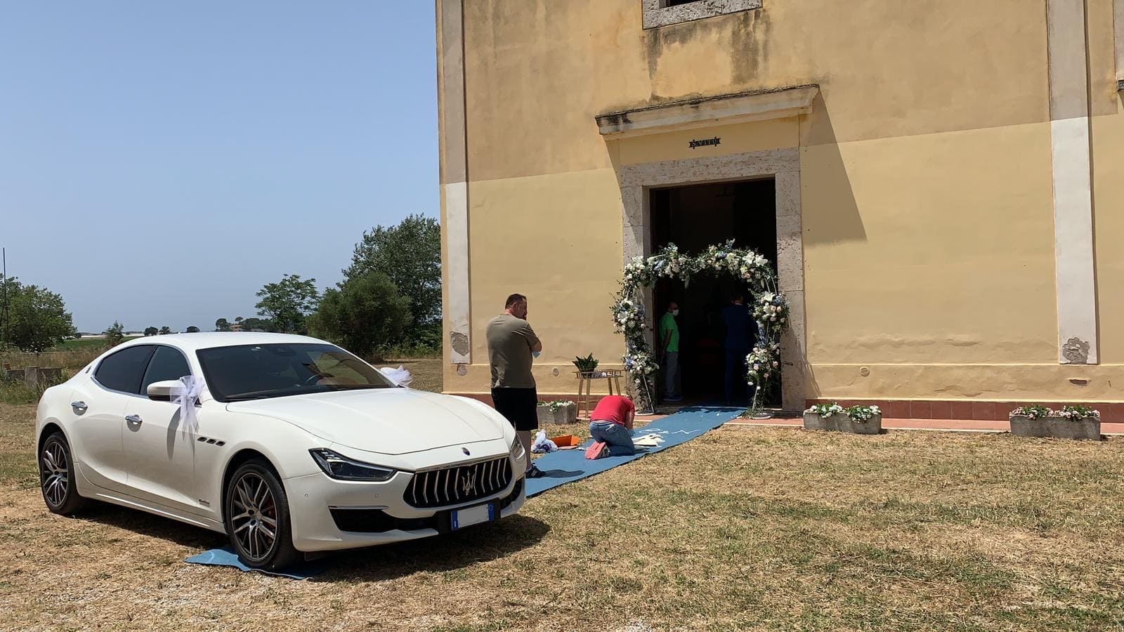 noleggio auto matrimonio salerno noleggio Maserati ghibli Biancha